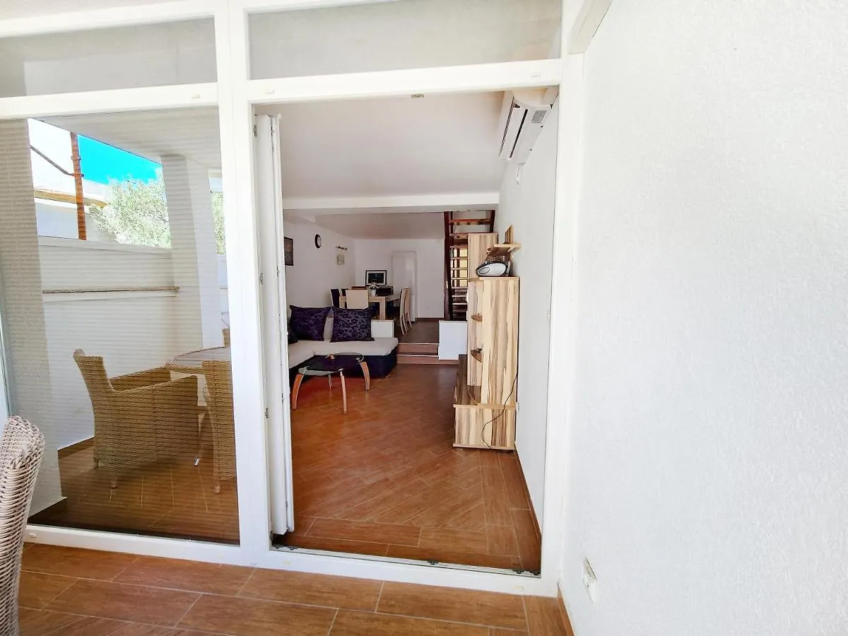 Apartman Holiday House Dora Punat