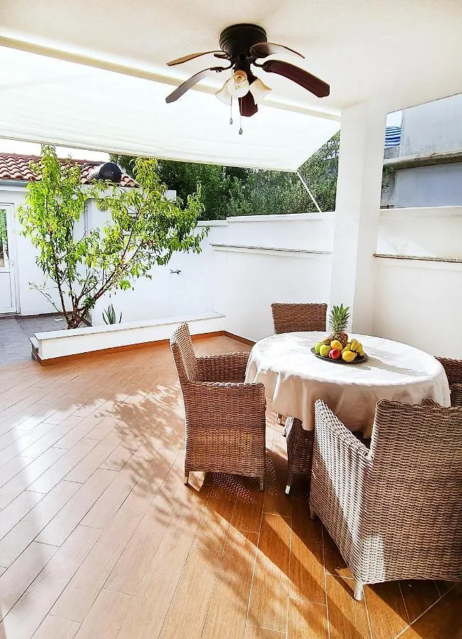 Holiday House Dora Punat 0*,